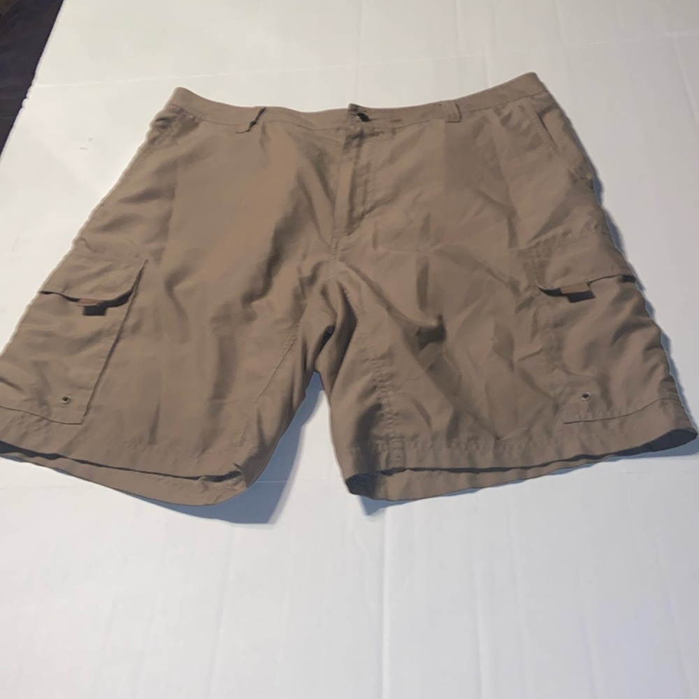 Magellan Outdoors khaki cargo shorts size 38